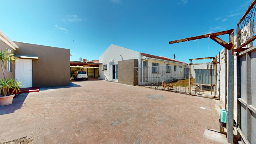 4 Bedroom Property for Sale in Balvenie Western Cape